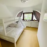 Kapitaens Hus 1- Nur 550m Zum Strand, Mit Infrarotsauna, Grosser Garten, Kamin, Whirlpool * Graal-Müritz